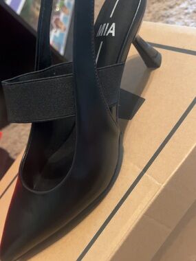 MIA Black Pointed-Toe Elastic Slingback Heels